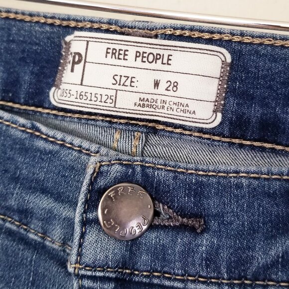 Free People Great Heights Frayed Hem Slim Fit Jeans Distressed Size 28 Boho Chic - Picture 10 of 16